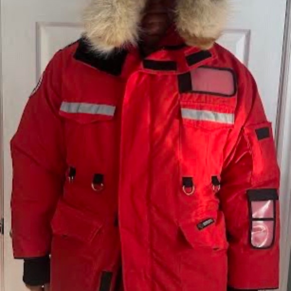 Canada Goose Expedition Parka – Men’s XL – Red – Coyote Fur – NWT Condition - Picture 1 of 7